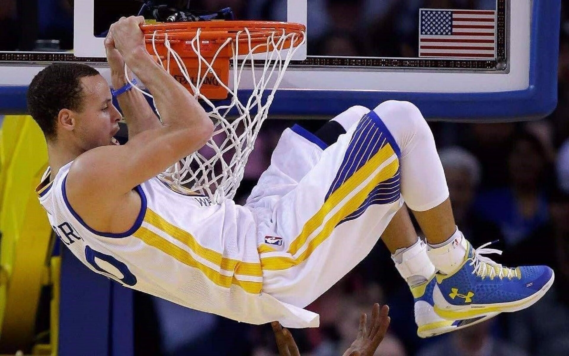 加时烽火照金州,杰伦·威廉姆斯独舞之夜—NBA杯小组赛雄鹿绝境封王